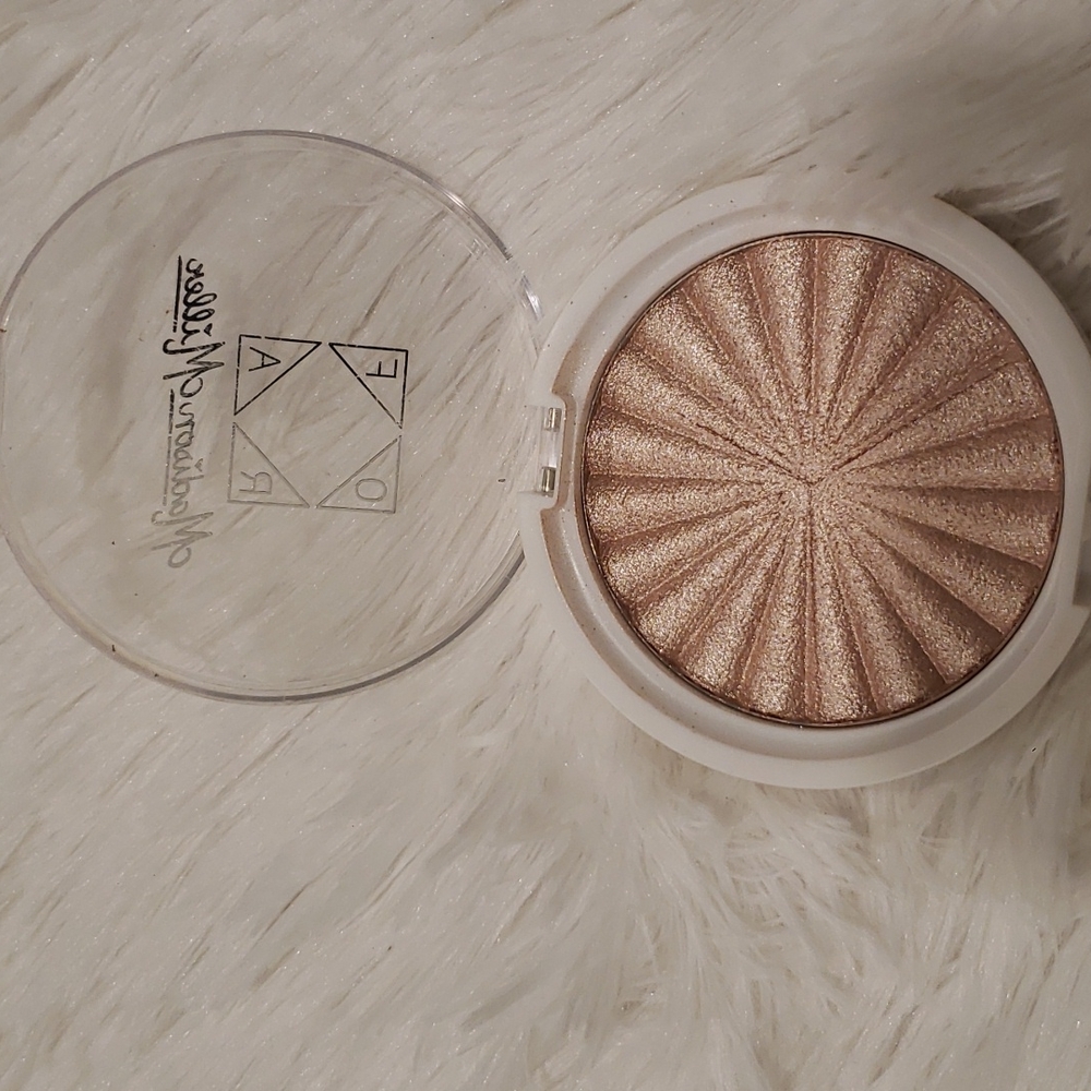 OFRA highlighter
